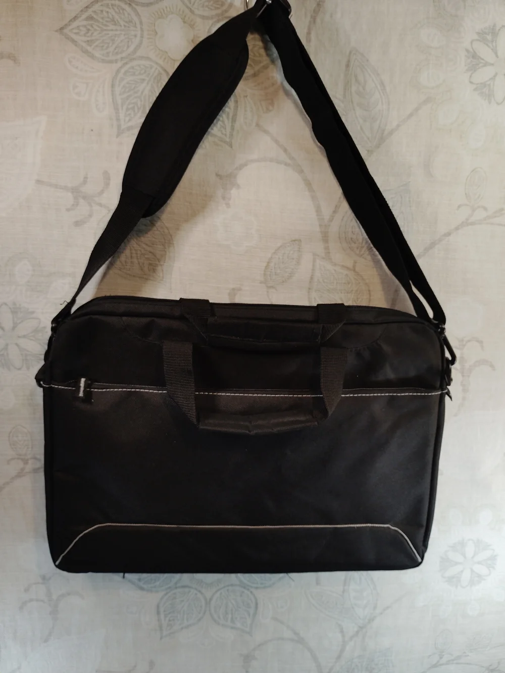 Toshiba Black Laptop /Messenger/  Crossbody Bag - Professional Briefcase